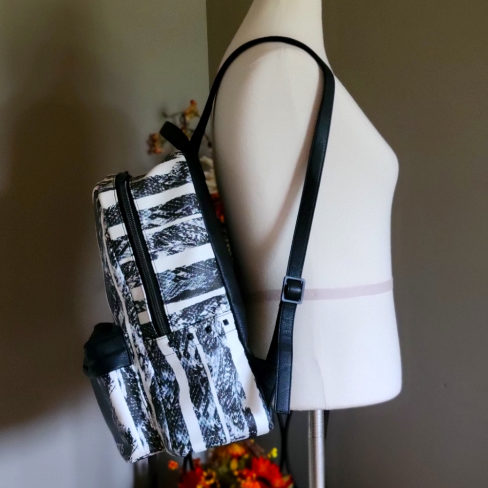 Calvin Klein Jeans Collection Fall 2018  Backpack - Picture 3 of 16